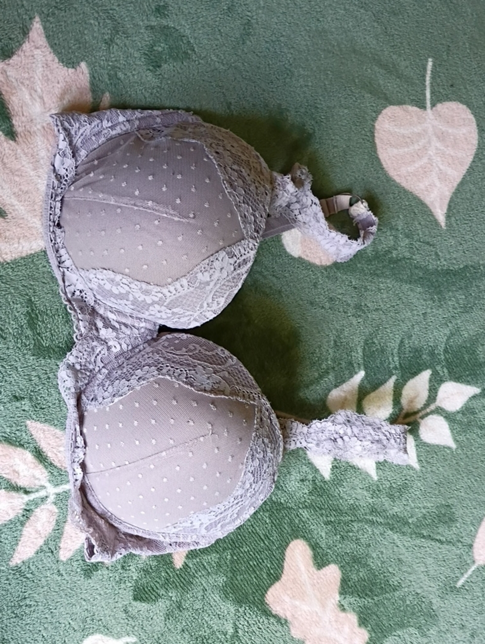 Victoria's Secret Lavender Lace Push-Up Bra